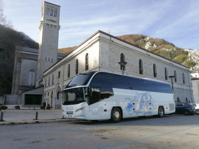 Bus 54